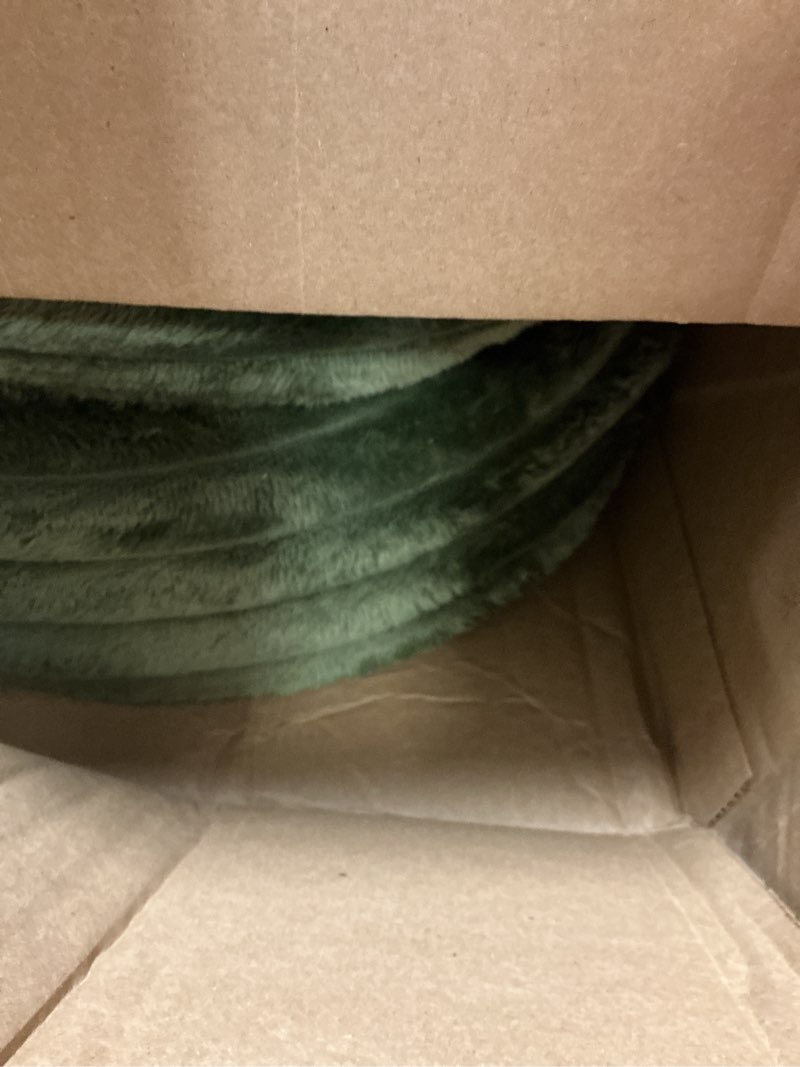 Condition photo showing Good Condition for Bedsure Fluffy Comforter Set Queen - Super Soft Faux Fur Bed Set Olive Green, All Seasons Warm Plush Fleece Bedding, 3 Pieces, 1 Shaggy Fuzzy Queen Size Comforter with 2 Pillowcases Queen 07 - Olive Green