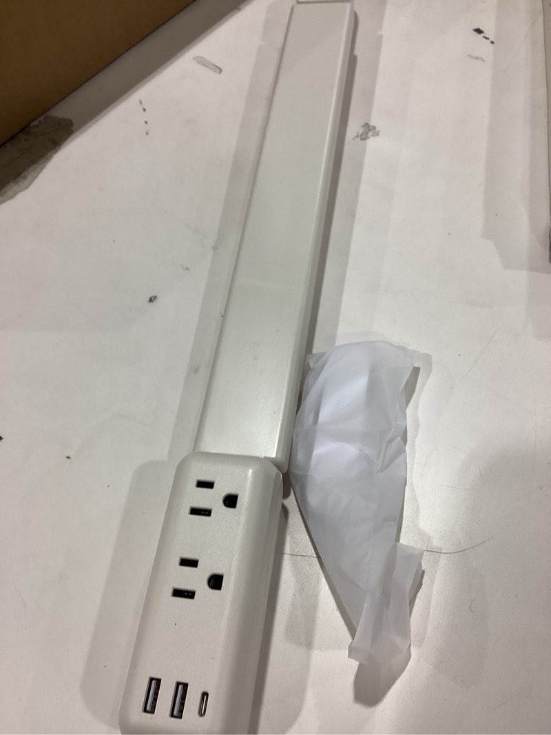 Condition photo showing Good Condition for electrical outlet extender with 2 ac outlets, 2 usb-a, 1 type-c, rotates 180°, extends 22"-34", access hard-to-reach outlets for bedroom office behind couches nightstands desks sofa 1-pack white