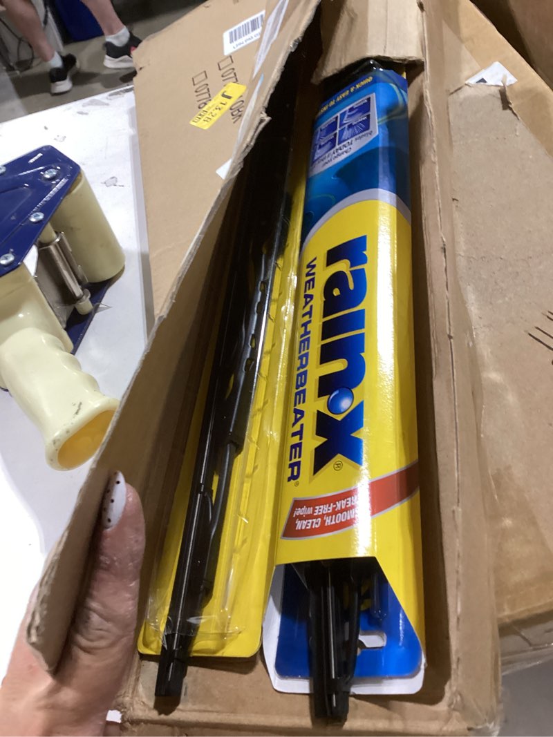 Condition photo showing Good Condition for rain-x 820249 weatherbeater wiper blades, 26" and 20" windshield wipers (pack of 2), automotive replacement windshield wiper blades that meet or exceed oem quality and durability standards 26" and 20" pack of 2