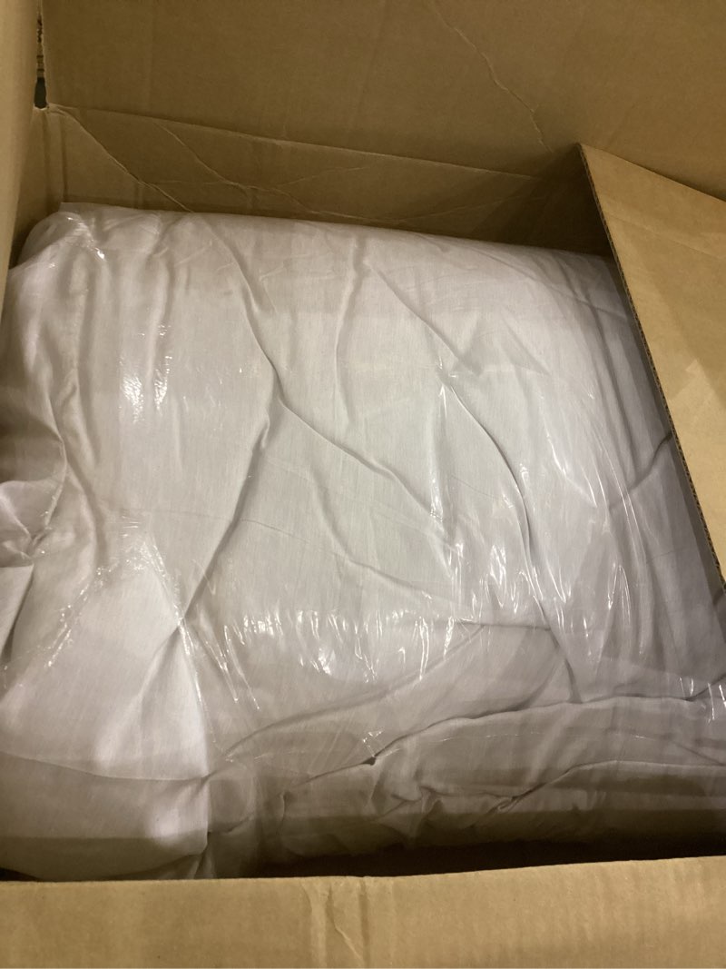 Condition photo showing Good Condition for Bedsure King Size Comforter Set - Grayish White King Comforter Set, Soft Bedding for All Seasons, Cationic Dyed Bedding Set, 3 Pieces, 1 Comforter (104"x90") and 2 Pillow Shams (20"x36"+2") King 06 - Grayish White