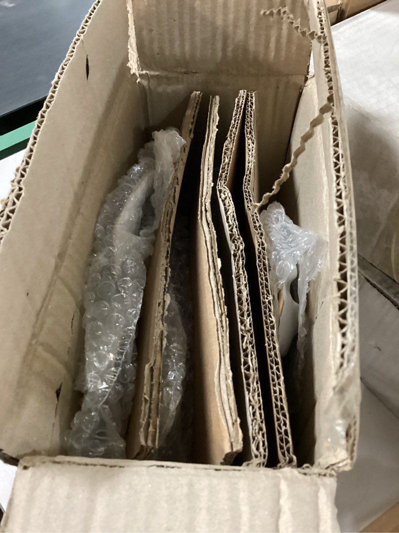 https://lotting-media.assets.bidfta.com/lotting_5fcb2f57-5350-4faa-b9ad-3ef4dbf7ae75