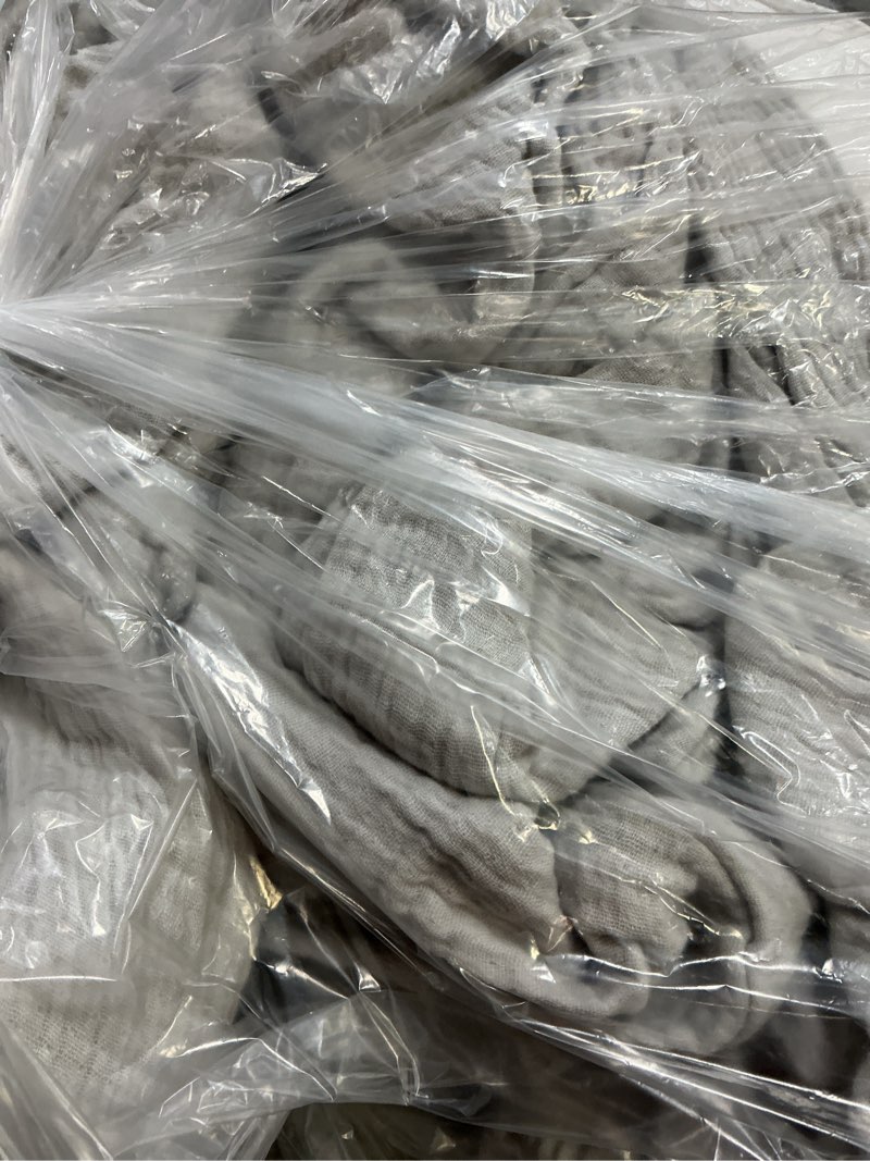 Condition photo showing Good Condition for organic cotton gauze duvet cover, twin, light grey