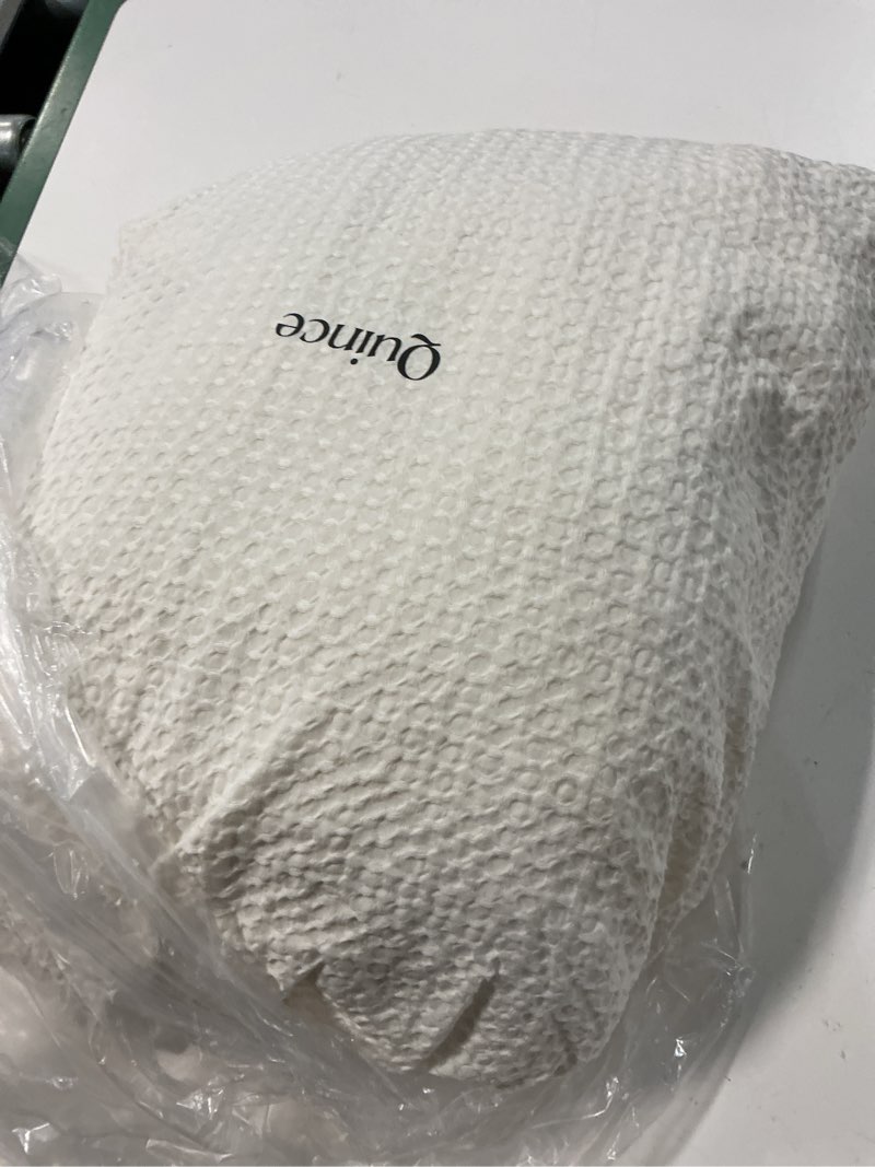 Condition photo showing Good Condition for organic luxe honeycomb duvet cover, king/cal king, undyed