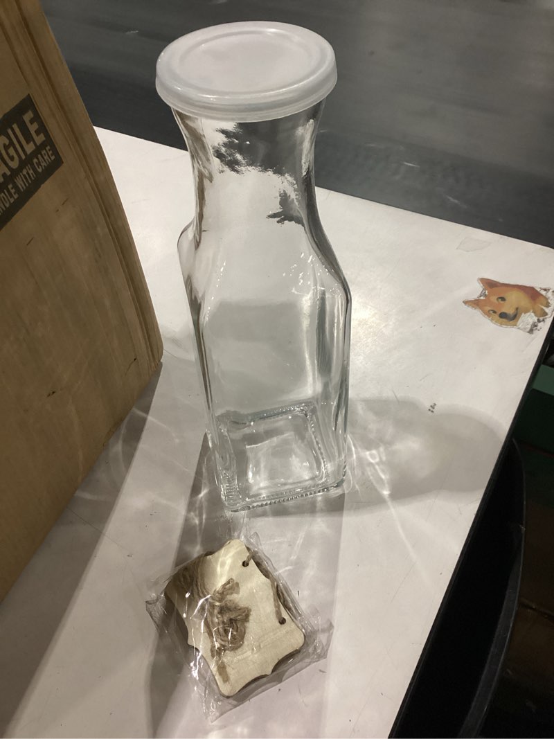 Condition photo showing New/Like New for set of 4 square glass carafe with lid, 1 liter clear glass pitcher, beverage serveware carafe for mimosa bar, brunch, cold water, juice, milk, iced tea, lemonade