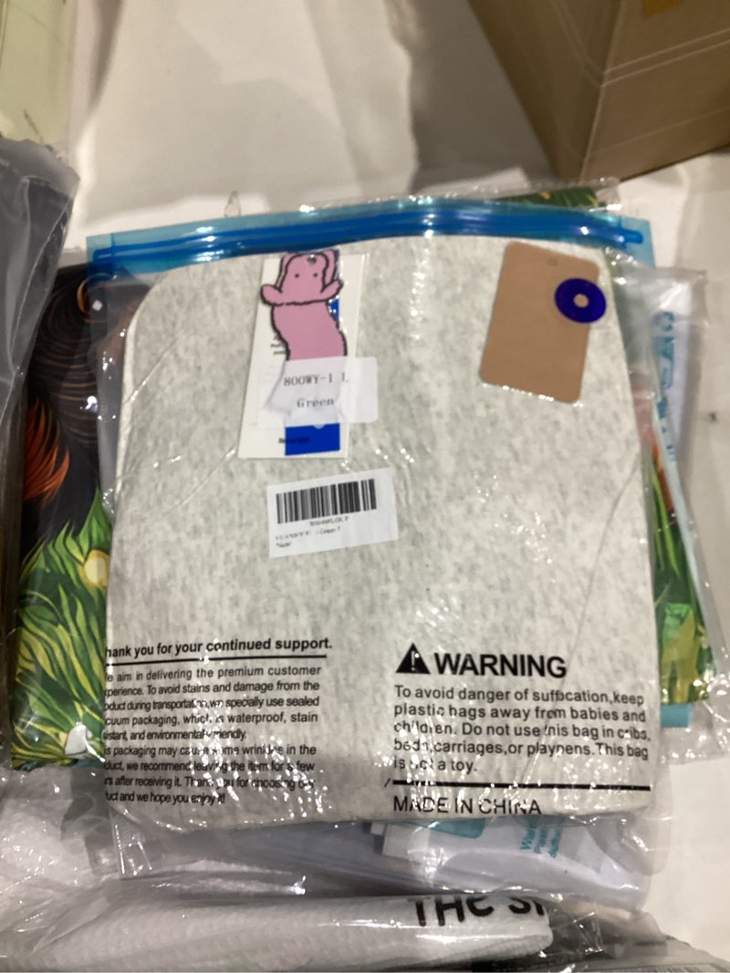 Condition photo showing New/Like New for FUAMEY Dog Sweatshirt Fleece Lined for Large Dogs,Dog Pullover Sweater Soft Dogs Warm Sweaters Puppy Stretchy Clothes Winter American Style Raglan Sleeve Crewneck Pullover Green L Large(chest:24in) Green