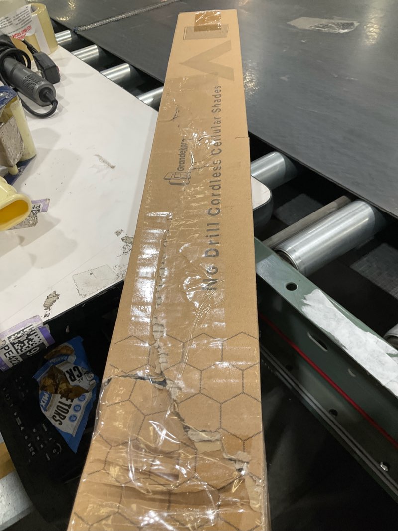 Condition photo showing Good Condition for no drill cordless cellular shades