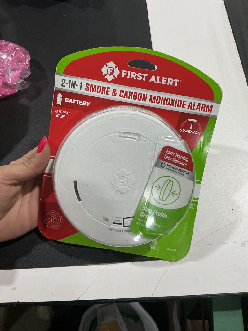 Condition photo showing New/Like New for First Alert Combination Smoke & Carbon Monoxide Alarm, Battery-Operated Detector with Slim Profile Design, SMCO200, 1-Pack One