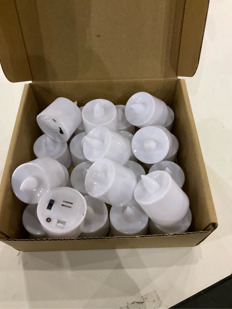 Condition photo showing Good Condition for 25 fake light candles