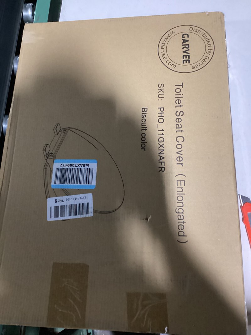 Condition photo showing Good Condition for elongated toilet seat - slow close toilet seat,pp material,easy clean,14.09"×18.81"×2.44",biscuit color biscuit elongated seat-g