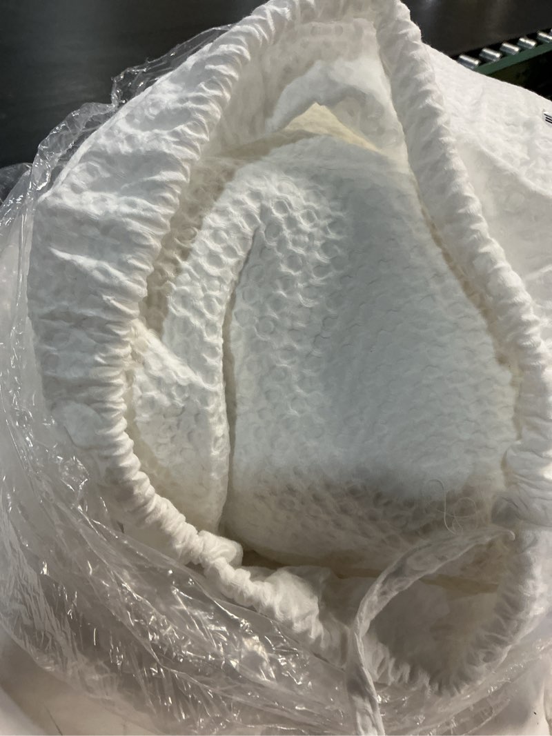 Condition photo showing Good Condition for quince luxe honey comb duvet cover set king white/ 2.680