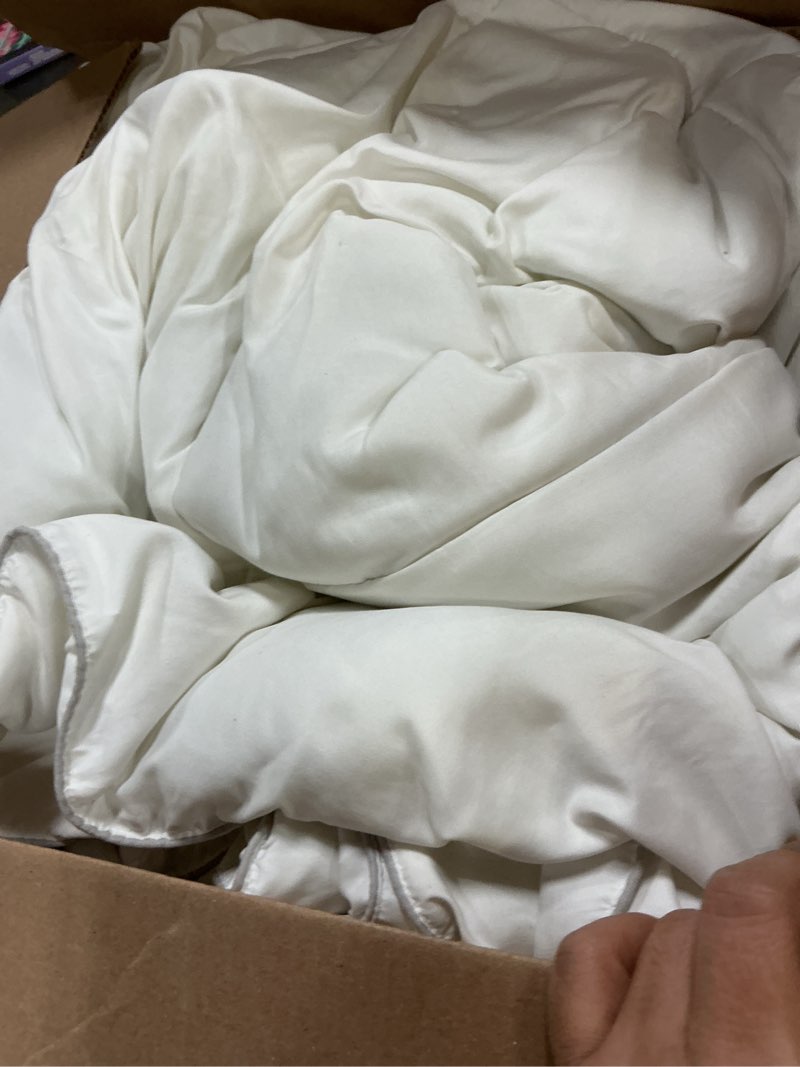 Condition photo showing As Is for Cosybay Heavyweight Full Size Feather Down Fiber Comforter - White Thicker Winter Duvet Insert, Ultra Soft 100% Cotton Cover, Luxury Hotel Bedding with Corner Tabs, 82"x86" Full White/Heavyweight