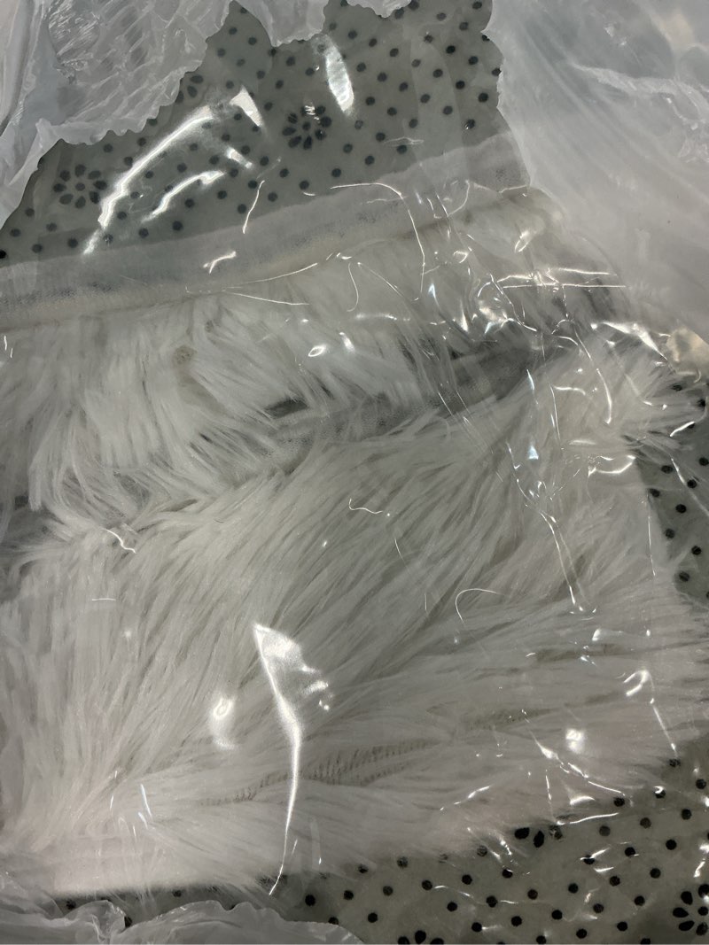 Condition photo showing As Is for finre?c white rugs for bedroom living room, 4x6 feet fluffy shaggy area rug, non-slip soft shag rug for nursery kids room dorm room home decor, indoor plush floor carpet b-white 4' x 6' (rectangular)