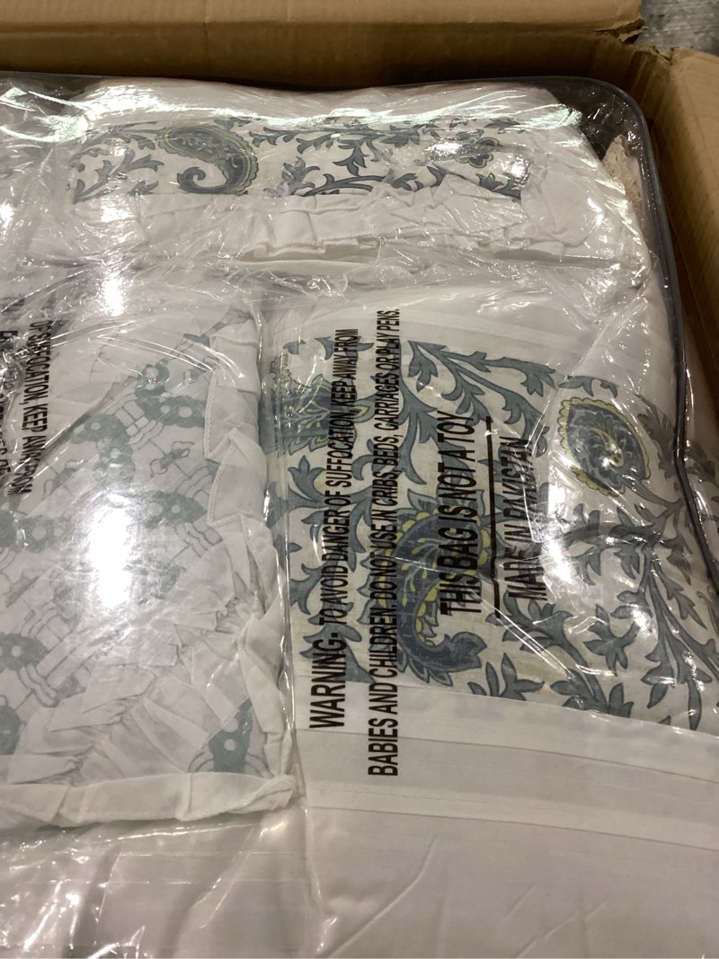 Condition photo showing Good Condition for madison park dawn 100% cotton shabby chic comforter set-modern cottage design all season down alternative bedding, matching shams, bedskirt, decorative pillows, queen(90"x90"), aqua 9 piece , aqua queen