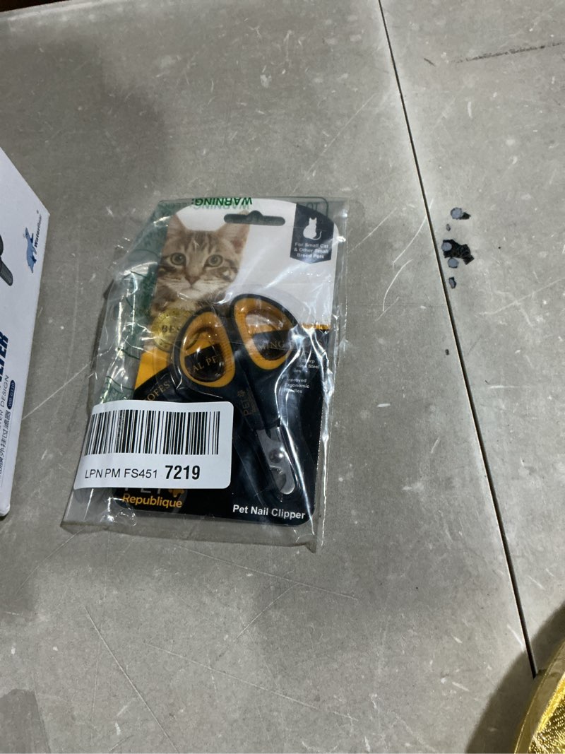 Condition photo showing Good Condition for cat nail clippers by pet republique – professional stainless-steel nail clipper for cats, kittens, hamster, rabbits, birds, & small breed animals claw trimmer (black+yellow) black & yellow