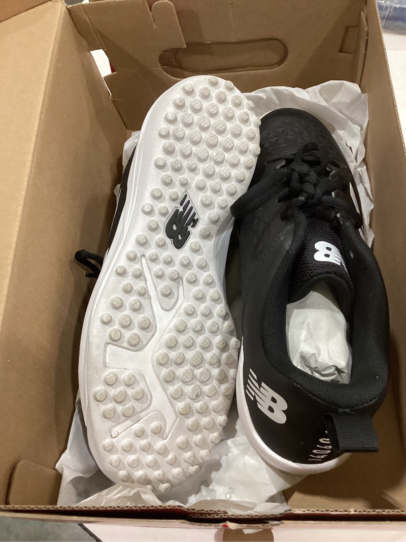 Condition photo showing Good Condition for new balance kids' 4040 v8 turf-trainer 6 big kid black/white