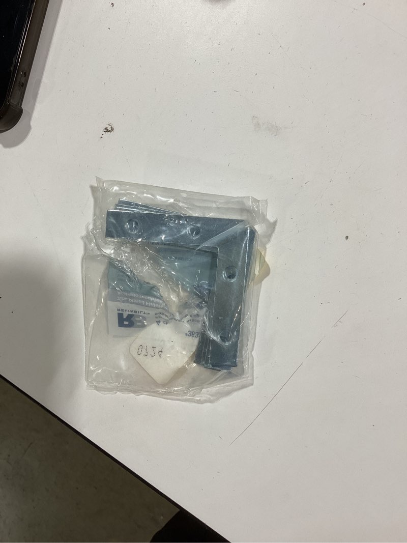 Condition photo showing As Is for reliabilt 2.5-in x 0.5-in x 2.5-in 1.5 -gauge zinc-plated steel flat brace 4 -pack incomplete