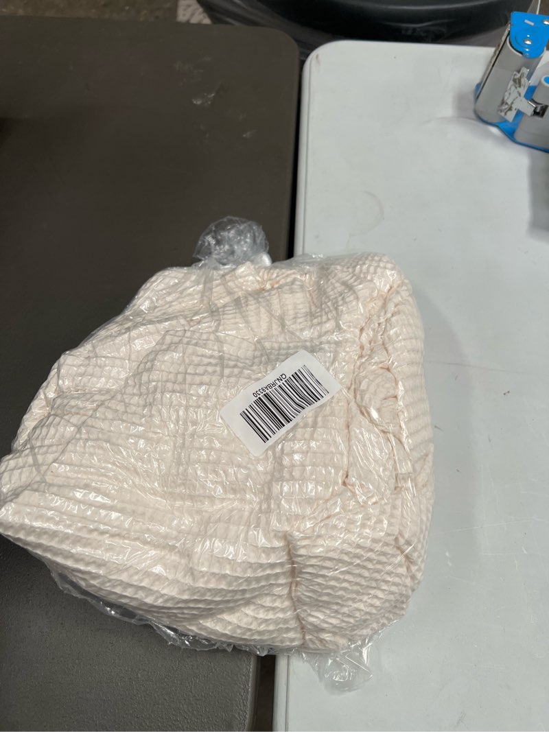Condition photo showing New/Like New for house robe
