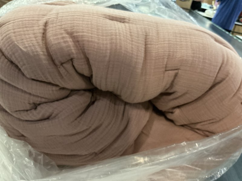 Condition photo showing Good Condition for organic cotton gauze dream quilt, king/cal king, fig
