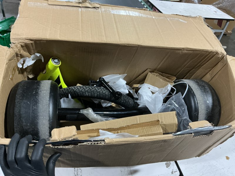 Condition photo showing As Is for razor dxt drift trike yellow, one size