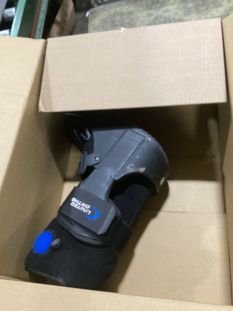 Condition photo showing Good Condition for United Ortho USA14115 Short Air Cam Walker Fracture Boot, Medium, Black Black Medium Boot