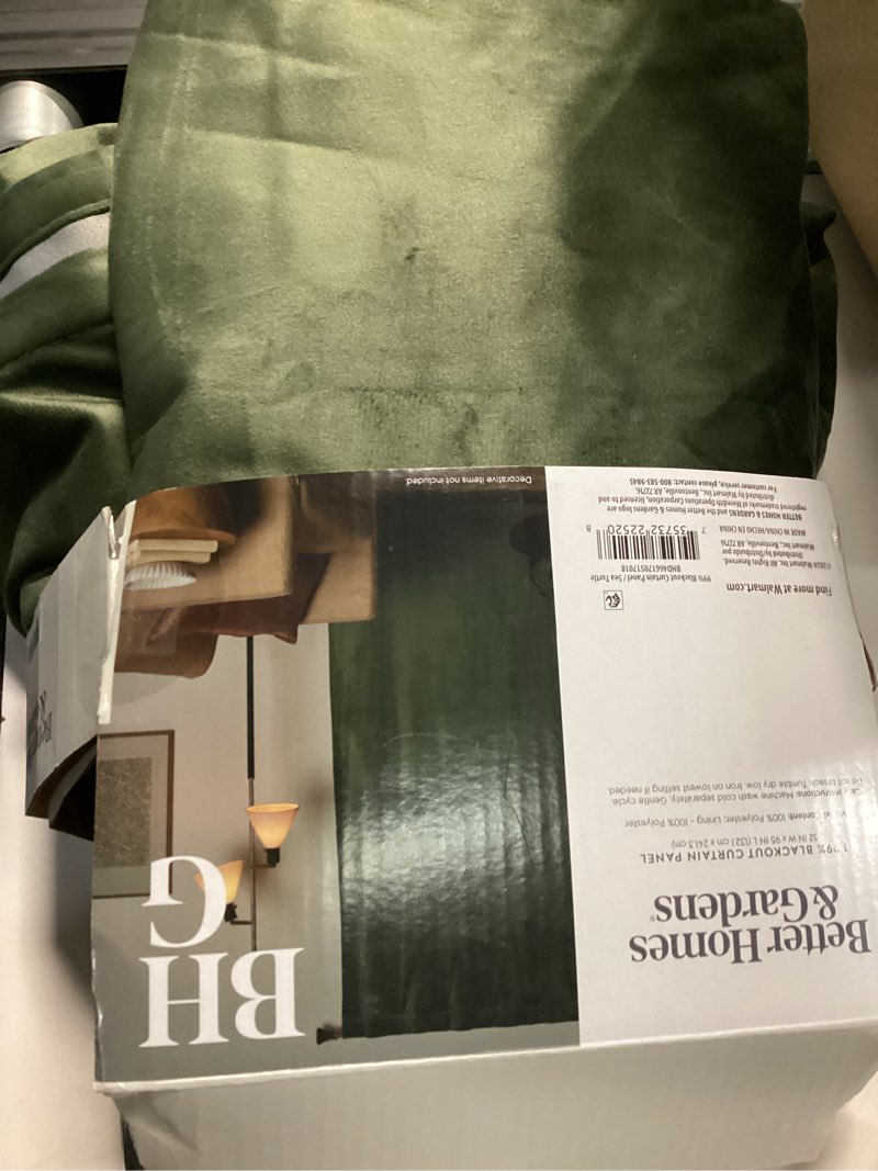 Condition photo showing New/Like New for better homes & gardens dutch velvet solid 100% blackout single curtain panel  green  52  w x 95  l