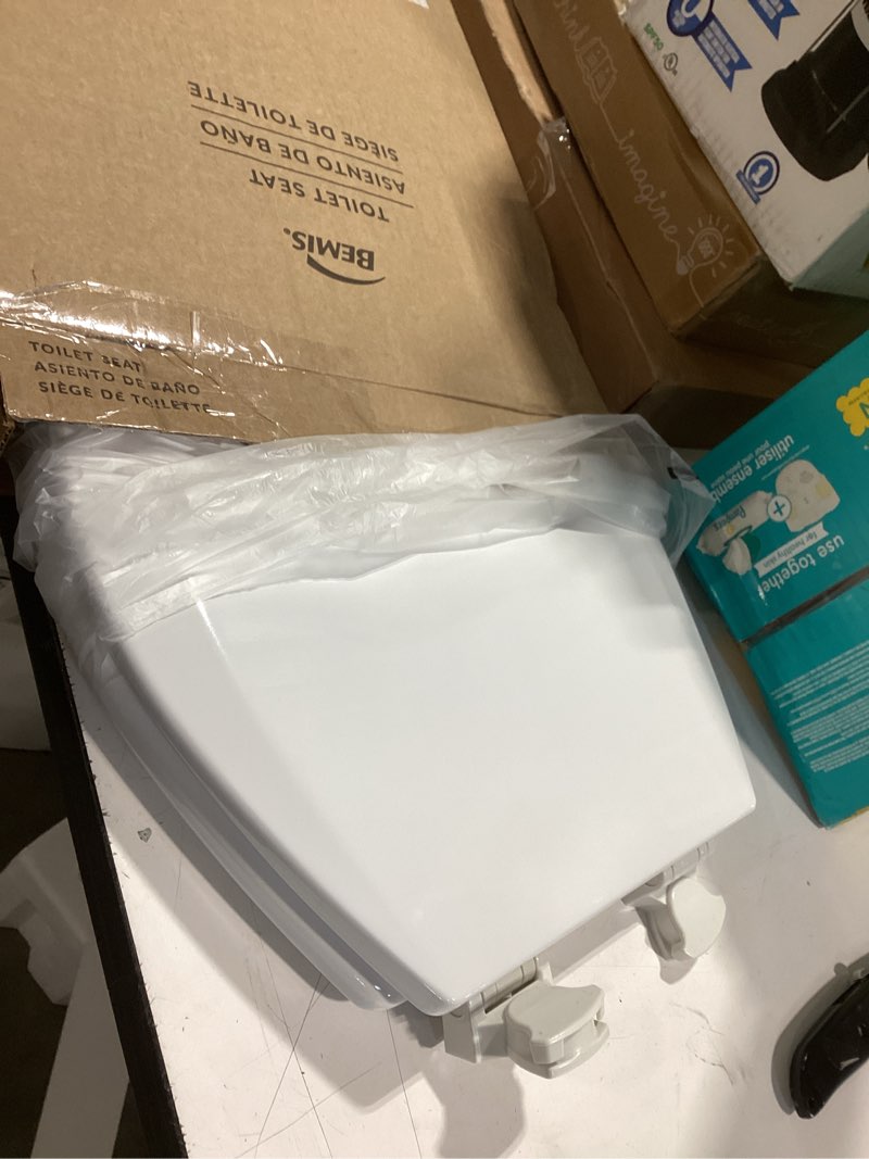 Condition photo showing Good Condition for Bemis 1500EC 390 Lift-Off Wood Elongated Toilet Seat, Cotton White (Pack of 1)