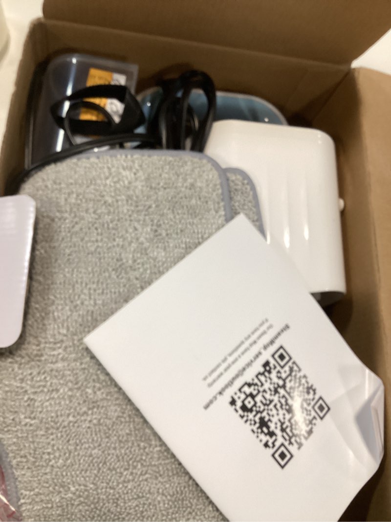 Condition photo showing Good Condition for steam cleaner, 6 in1 rotated steam mop cleaner with 2 modes, 2 microfiber pads, 400ml removable tank, 23ft power cable, detachable steam mops for floor, laminate floor, tiles cleaning (azure)