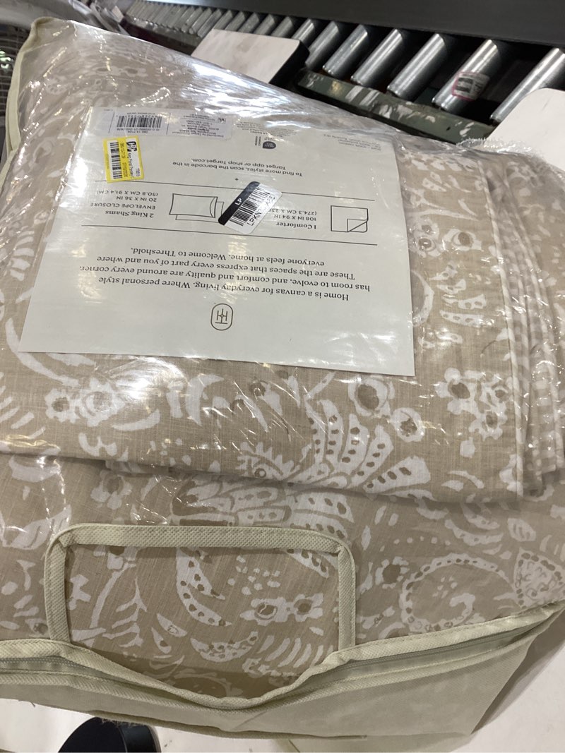 Condition photo showing Good Condition for king floral paisley casual textured cotton reversible comforter and shams set natural - threshold™
