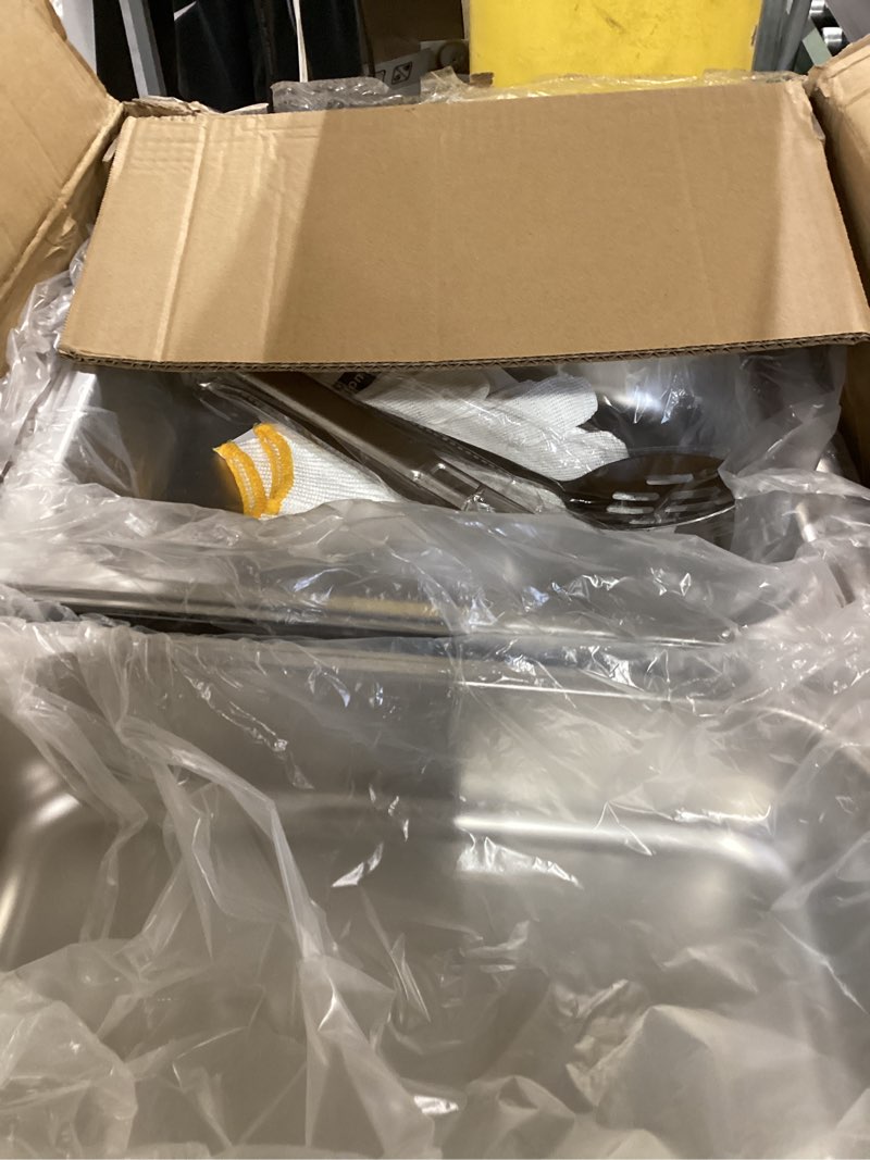 Condition photo showing New/Like New for valgus 4-pack 8qt stainless steel chafing dish buffet set with 2 full size, 2 half size, 3 1/3 size pans food warmers for parties, buffets, wedding, banquet, catering events
