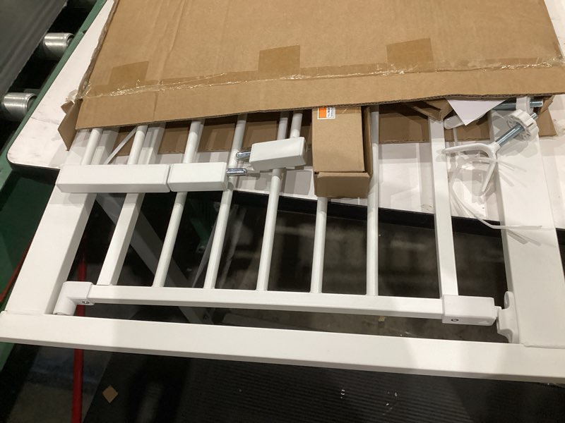 Condition photo showing Good Condition for babelio safety gate door fits for stairs, narrow and wide doorways with auto close, easy install, no drilling, pressure mounted for baby, child, pets, dog/puppy, 26''-40'', white white 30"tall 26"-40" wide