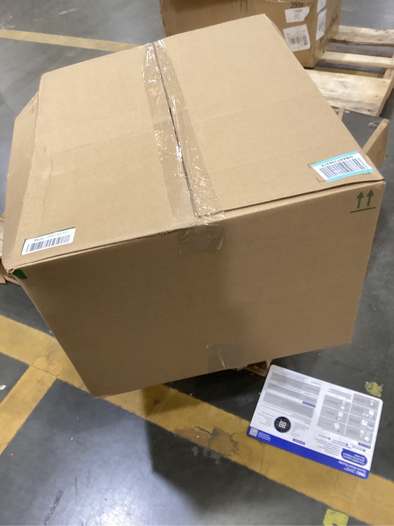 Condition photo showing Good Condition for Queen size conforter set