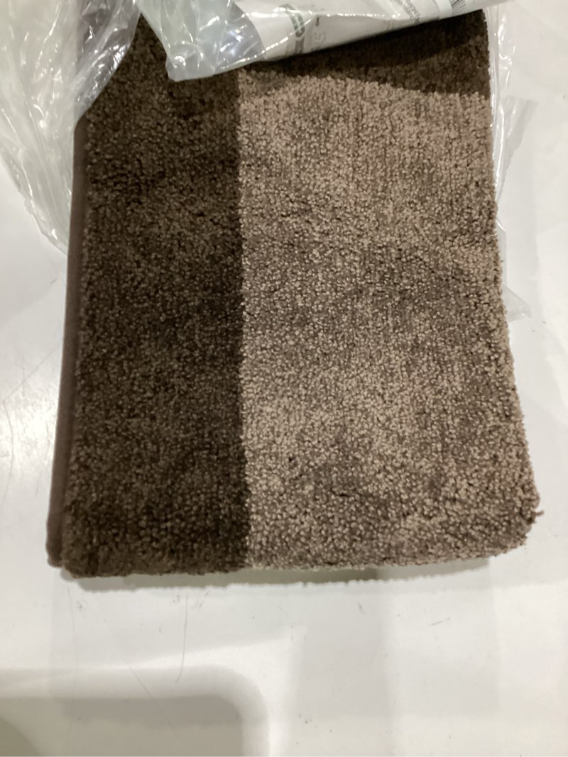 Condition photo showing Good Condition for purrugs dirt trapping door mat 20" x 32", non-slip washable entry mat, dog doormat, front door mat, super absorbent entrance mat for muddy shoes & paws, grayish brown & coffee grayish brown & coffee 20" x 32"
