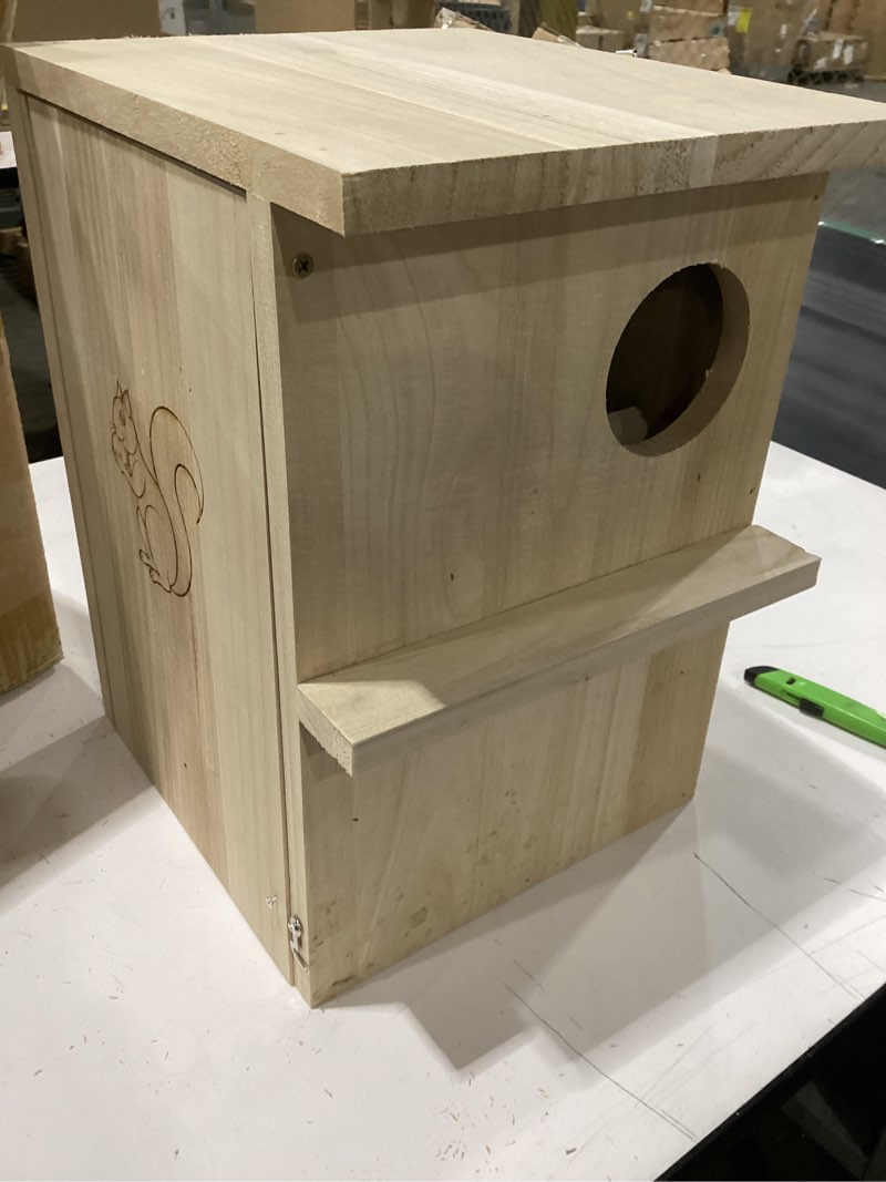 BreezeHug 1 Set Large Wood Squirrel Nesting House Hanging Squirrel Family House for Outside with Scr