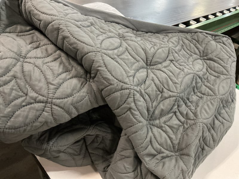 Condition photo showing As Is for king waterproof mattress protector, breathable noiseless mattress cover, deep pocket fit up to 21 inches, quilted alternative filling mattress pad cover (grey)