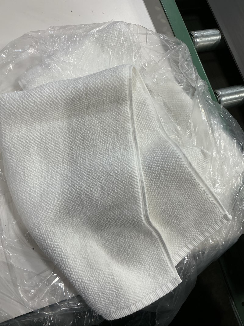 Condition photo showing As Is for quince turkish ribbed quick dry bath towel (set of 2) color white 