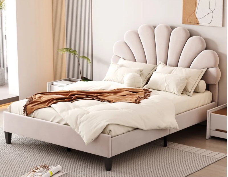Neppur Platform Bed With Flower Pattern Headboard