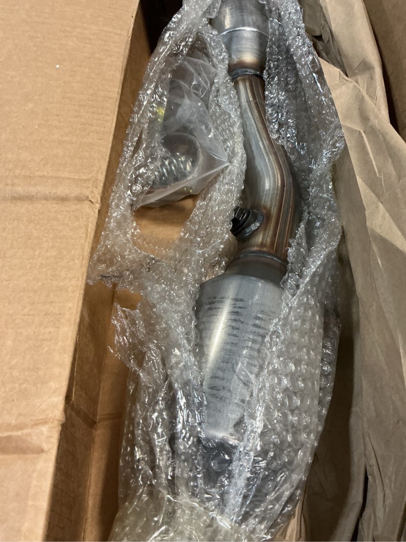 Condition photo showing As Is for catalytic converter - qkvbkau for nissan versa/versa note 1.6l l4 | advanced triple-metal technology | perfect oem replacement for 16794, 644060, 0961461 | quick installation design