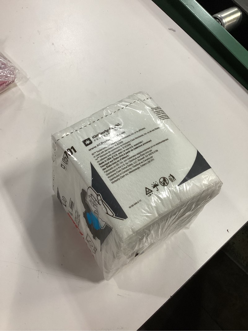 Condition photo showing As Is for (Only 1 pack)WypAll® PowerClean™ L40 Extra Absorbent Towels (05701), Quarterfold, Limited Use Towels, White (56 Sheets/Pack, 18 Packs/Case, 1,008 Sheets/Case)
