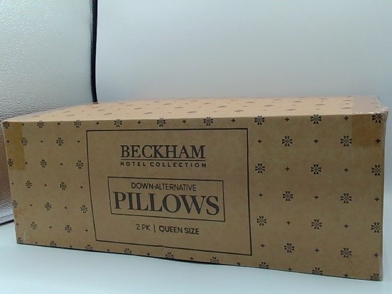 beckham hotel collection down alternative bed pillows standard/queen size white