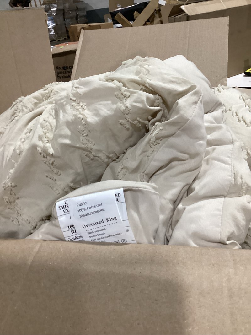 Condition photo showing Good Condition for (similar) andency oversized king beige oversized king (120x90”)
