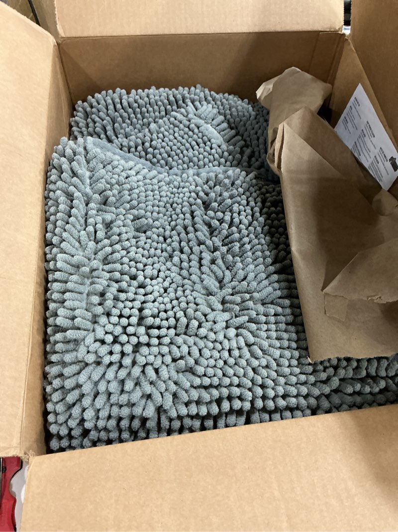 Condition photo showing Good Condition for bath mat