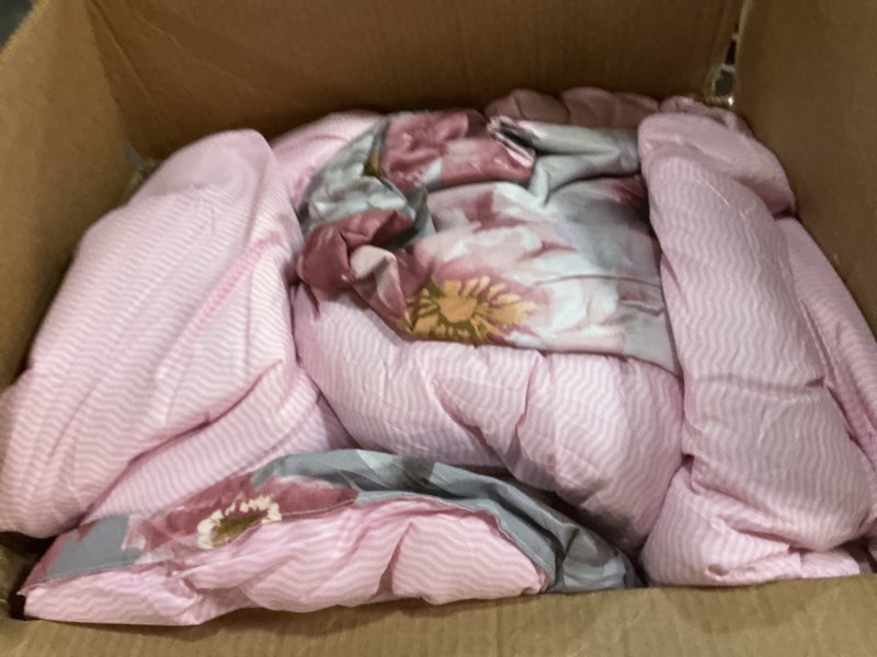 Condition photo showing Good Condition for Joyreap 3pcs Floral Comforter Set Full/Queen, Tie-dye Pink Flowers on Gray Design, Microfiber Lightweight Bedding Comforter Set for All Season- 88x88 inches