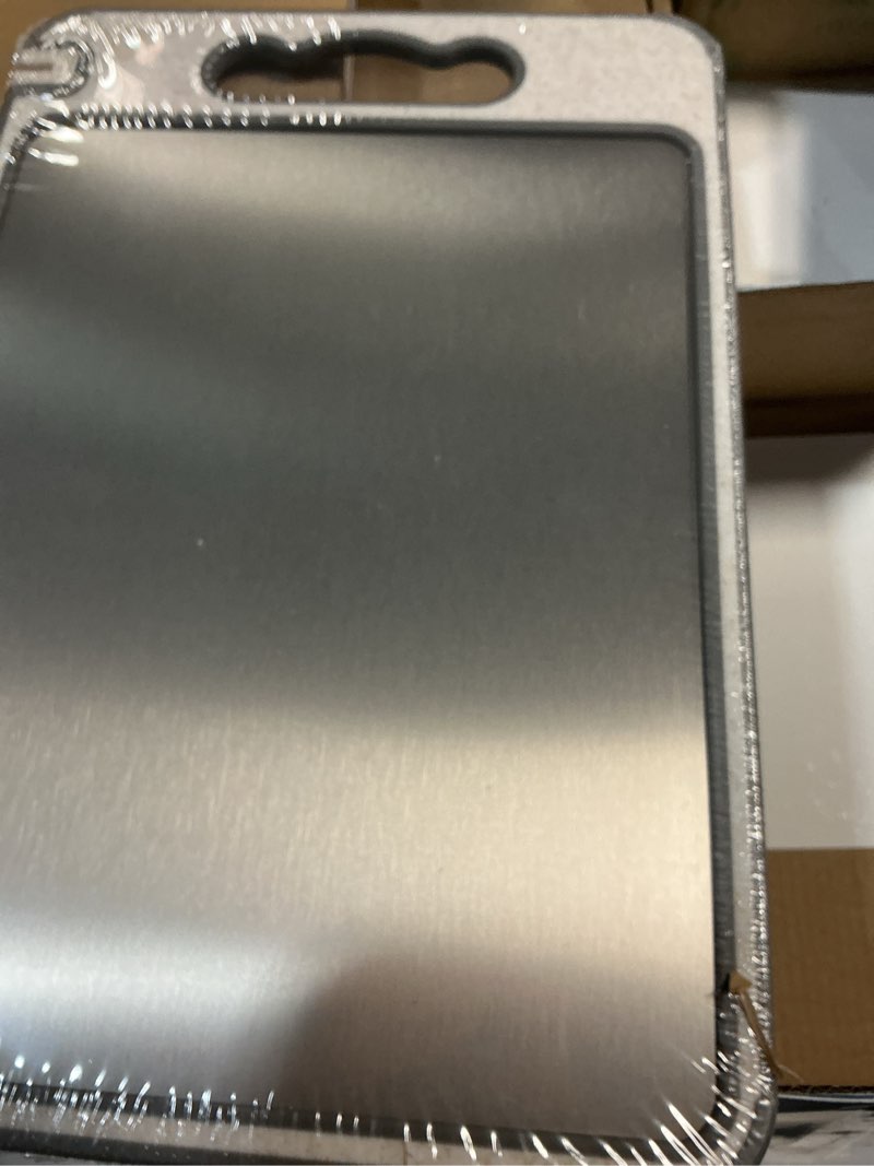 Condition photo showing New/Like New for Titanium Cutting Board 2 In 1 Double Sided Pure Titanium And Wheat Straw PP With Juice Grooves, Grin