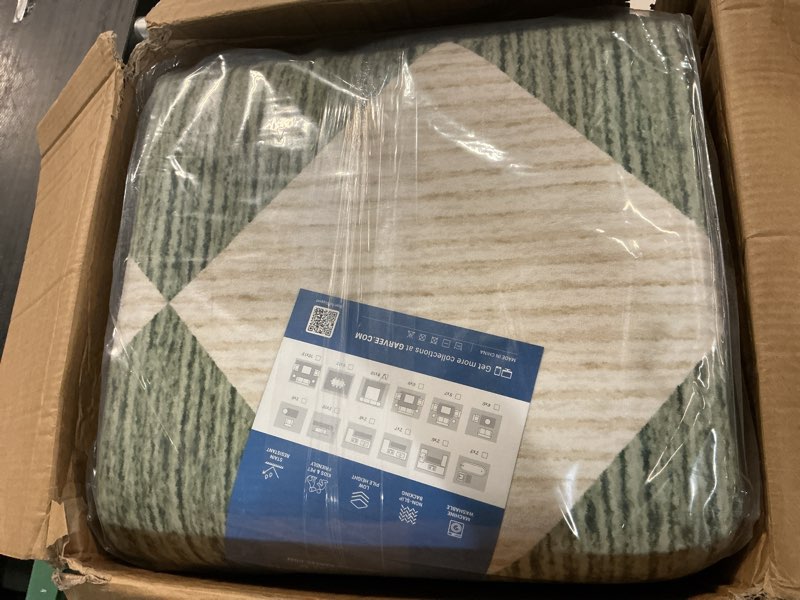 Condition photo showing New/Like New for garvee 8x10 ft living room rug washable area rug for bedroom classroom low pile