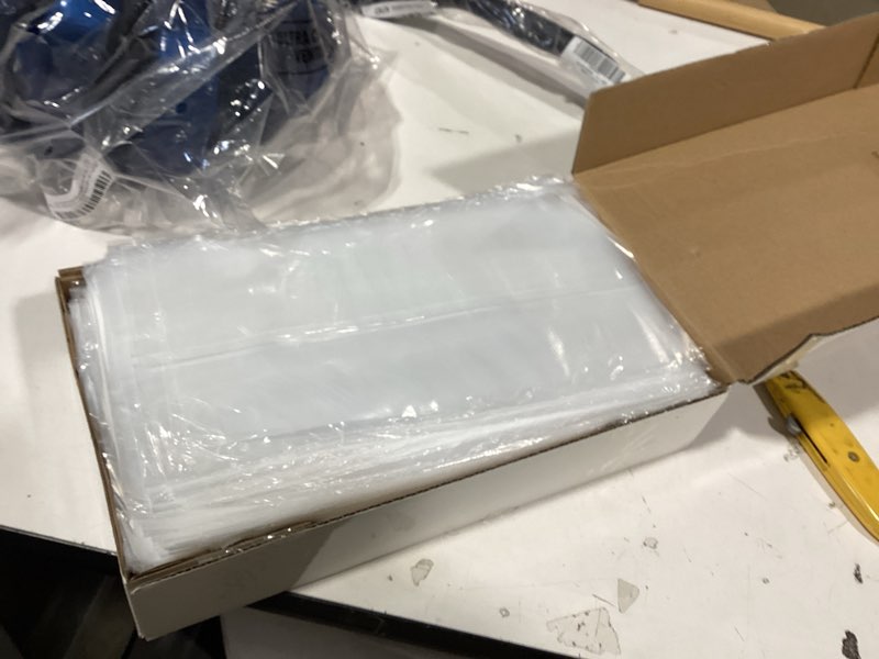 Condition photo showing Good Condition for similar product inteplast group ice bucket liner bags, 3 qt, 0.24 mil, 12\" x 12\", clear, 1,000/carton