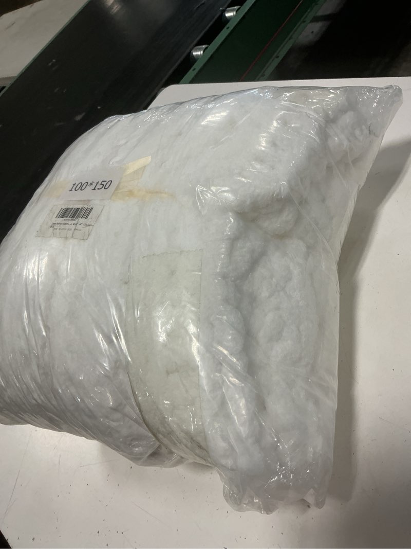 Condition photo showing New/Like New for contest chunky knit blanket s... or, white 40x60\" (love seat)