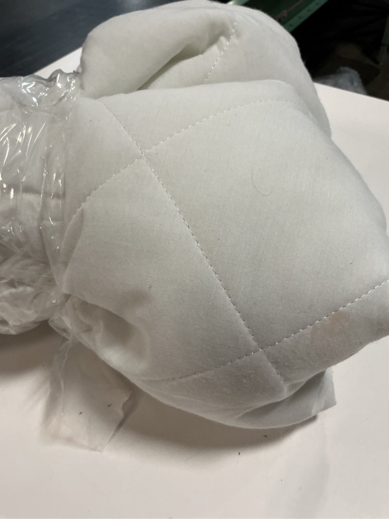 Condition photo showing Good Condition for amazon basics hypoallergenic quilted mattress topper pad, cover 18 inches deep, full, white