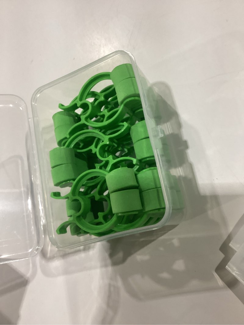 Condition photo showing New/Like New for frienda 16 pcs nose clips for nosebleeds nose clamps with storage box and pouch bulk green nasal bleed stopper plugs for nosebleeds plastic foam noses clip for accidental emergency green green, box for 16 pcs