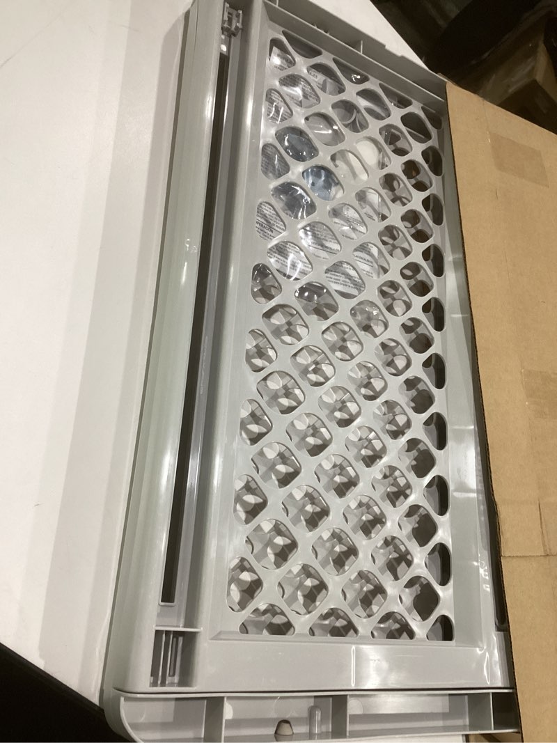 Condition photo showing New/Like New for north states 5-way pet gate, model# 8619