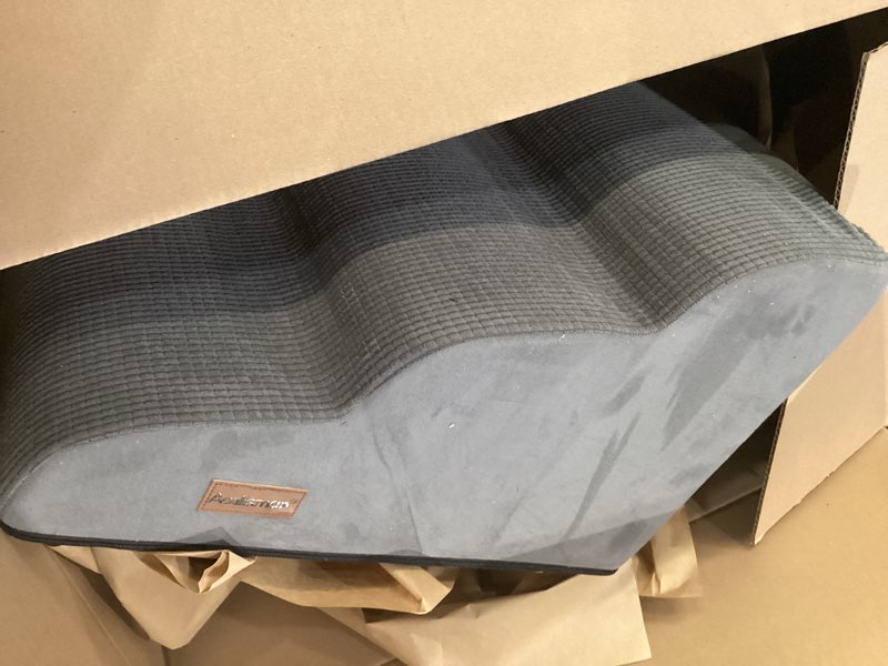 Condition photo showing New/Like New for aodisman 3-step dog ramp and stairs for sofa and chair - non-slip sturdy pet steps for small dogs and cats,15.7" h,grey grey 3 standard 3-step 15.7"h